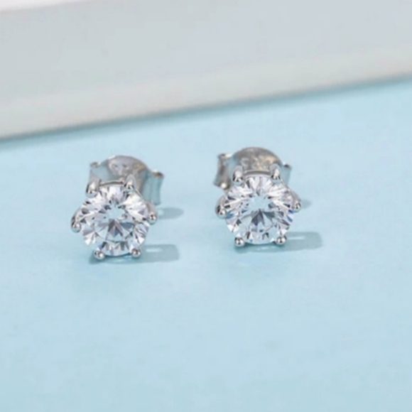 New 4ct Certified Moissanite Stud Earrings !!! - Picture 3 of 15